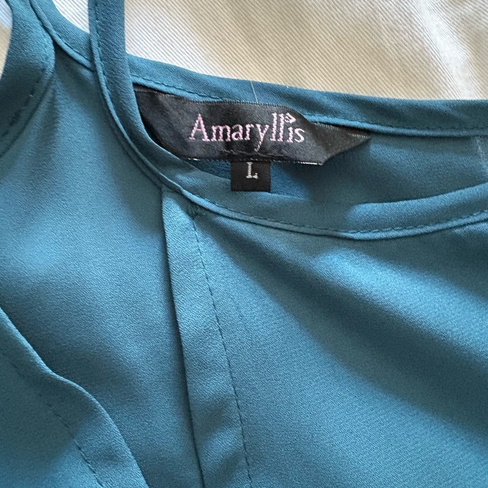Amaryllis Ocean Blue Top